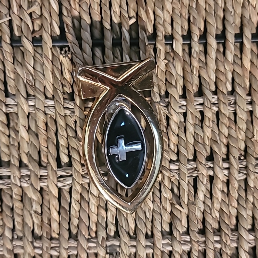 Cross fish belt buckle